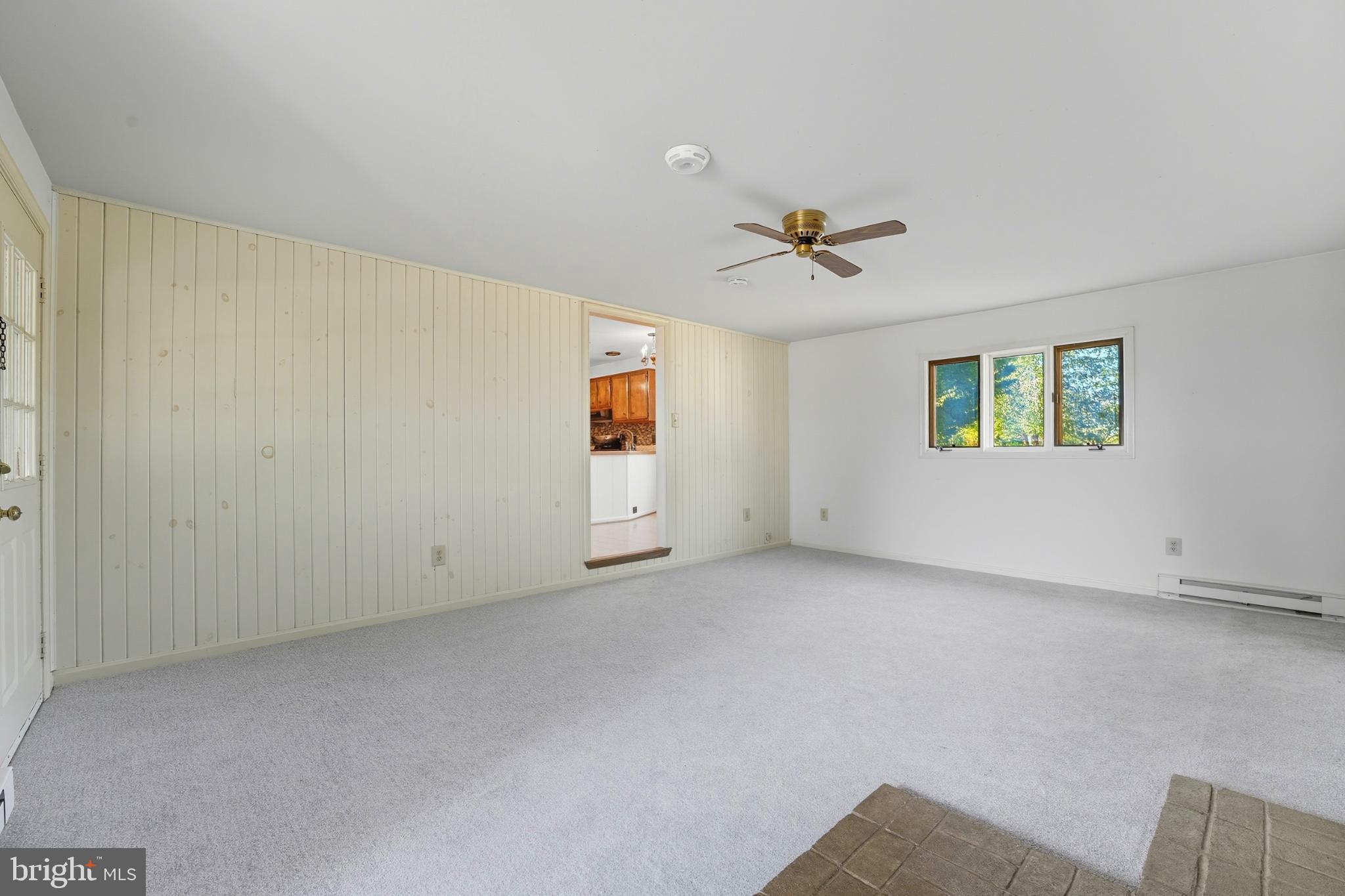 916 BROADVIEW AVENUE