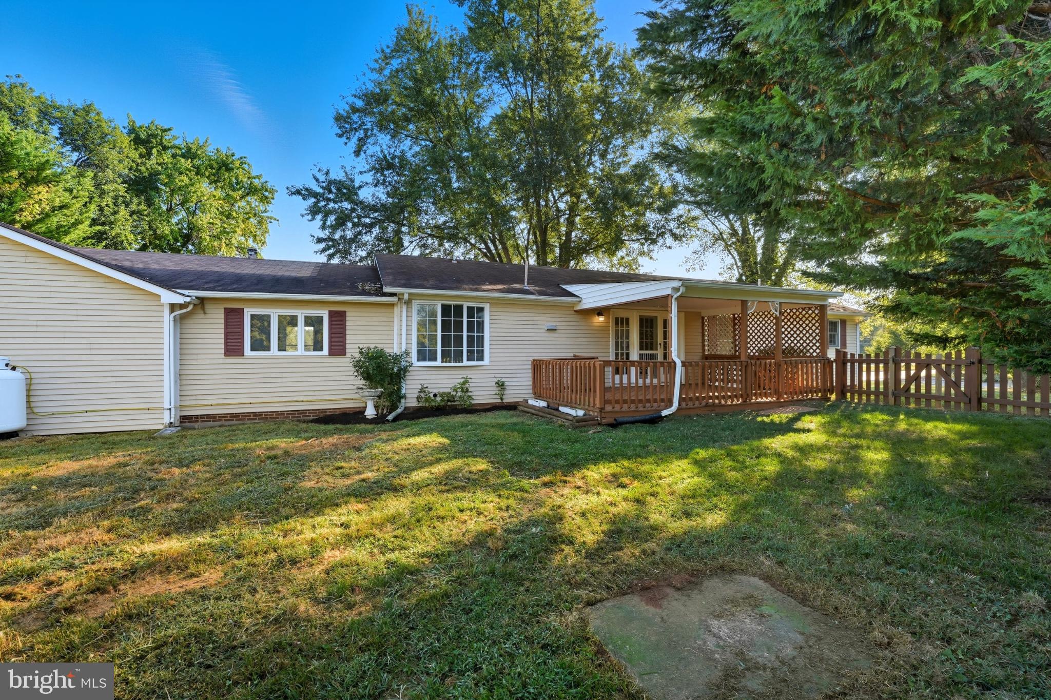 916 BROADVIEW AVENUE