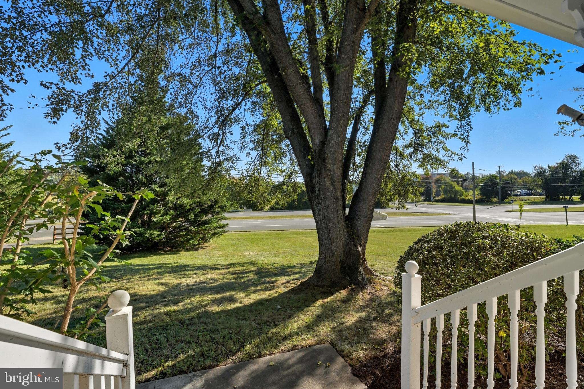 916 BROADVIEW AVENUE