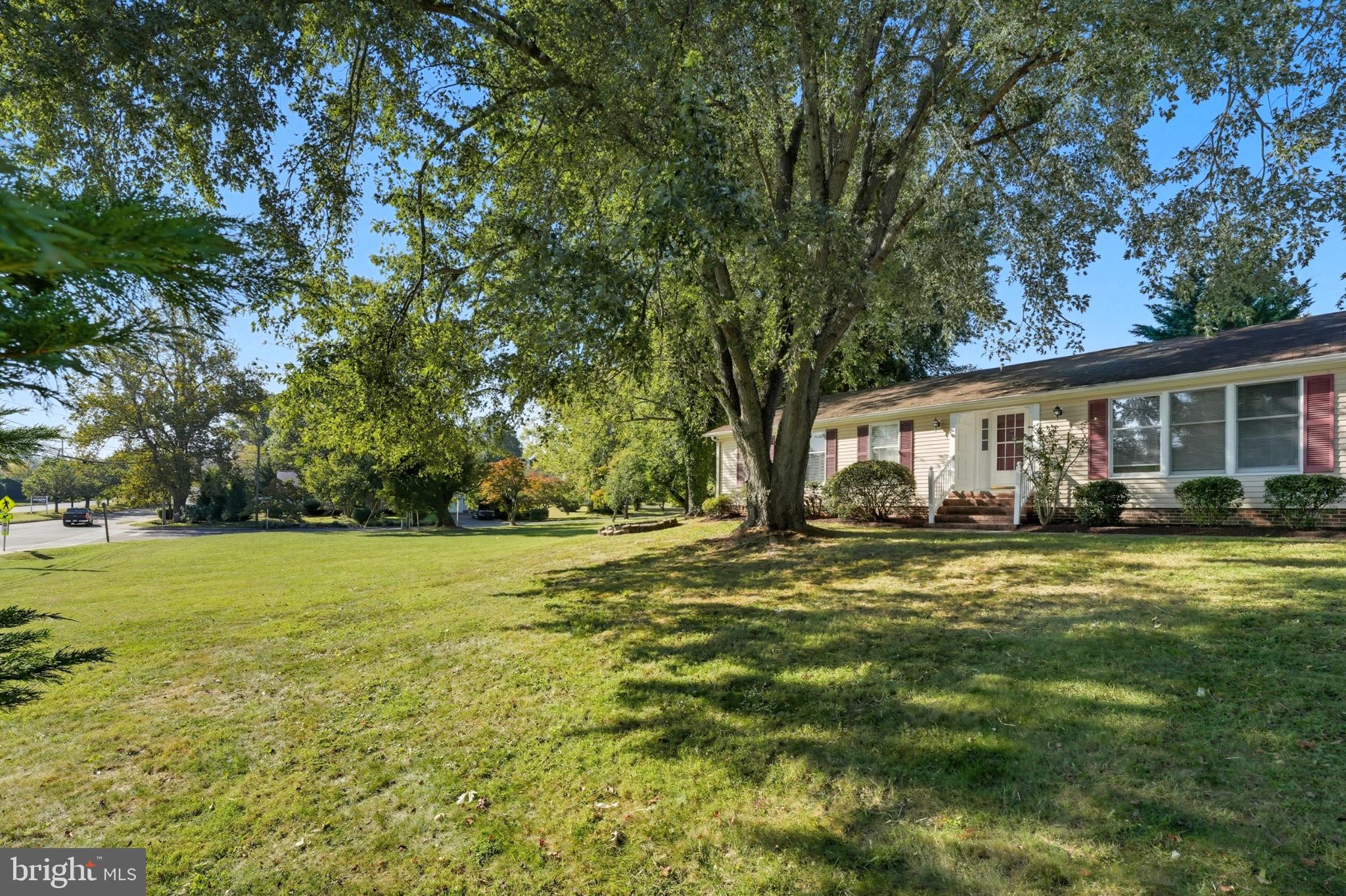 916 BROADVIEW AVENUE