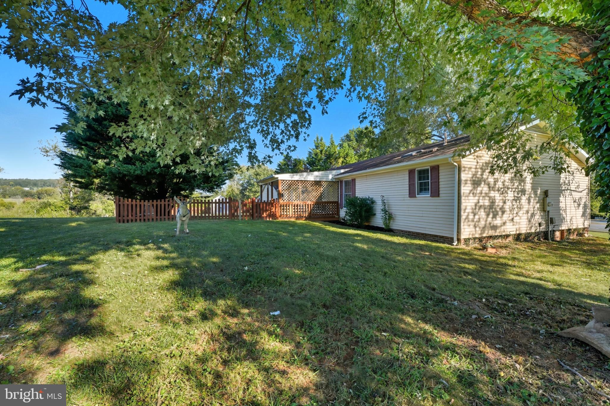916 BROADVIEW AVENUE
