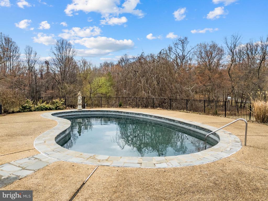 3850 COBBLER MOUNTAIN ROAD
