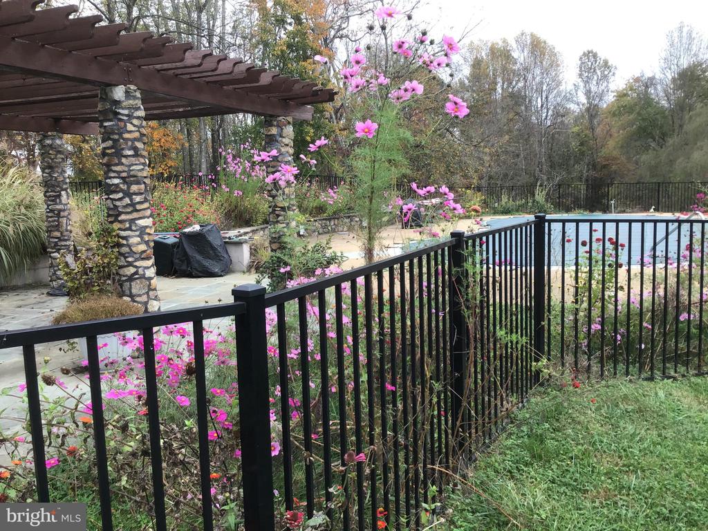 3850 COBBLER MOUNTAIN ROAD