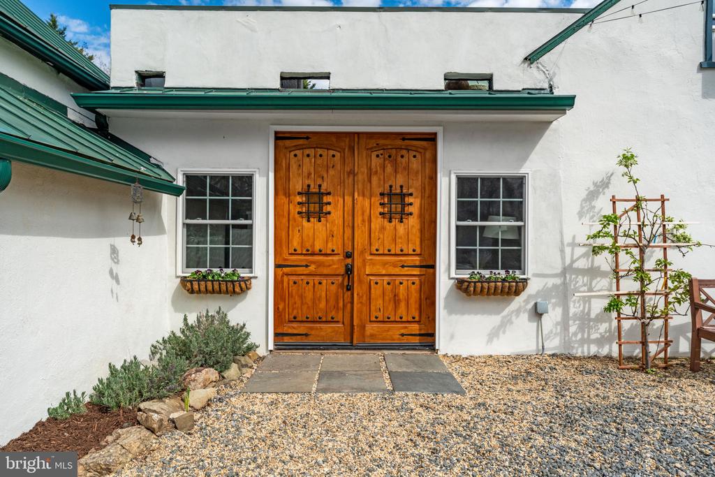 4094 WHITING ROAD