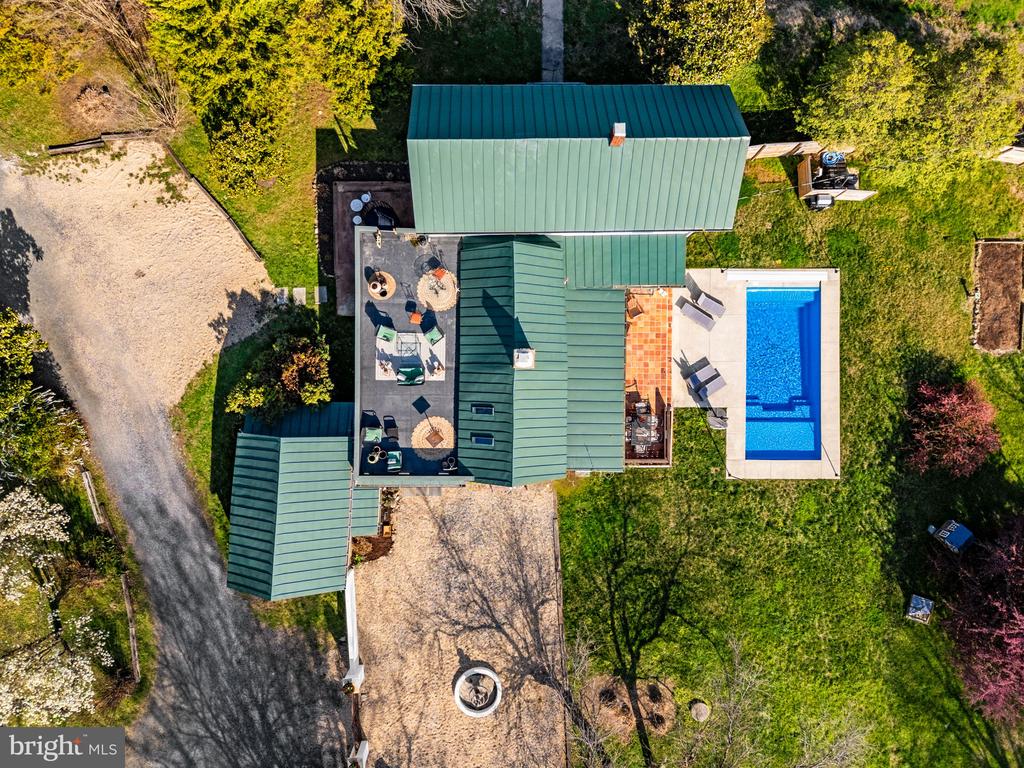 4094 WHITING ROAD