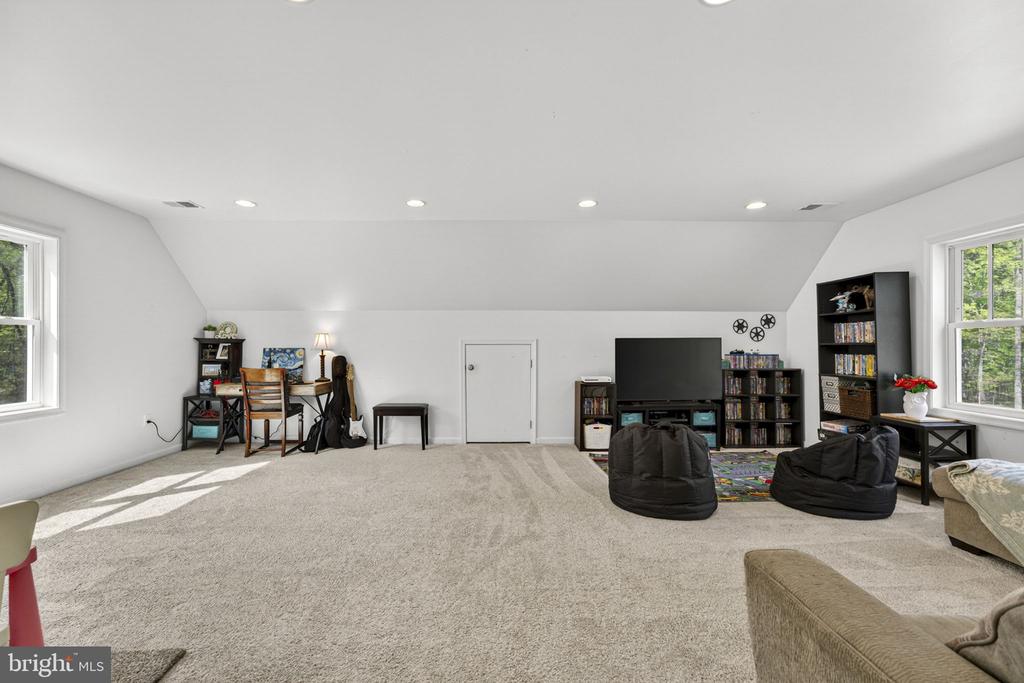 9396 DONNYBROOK DRIVE