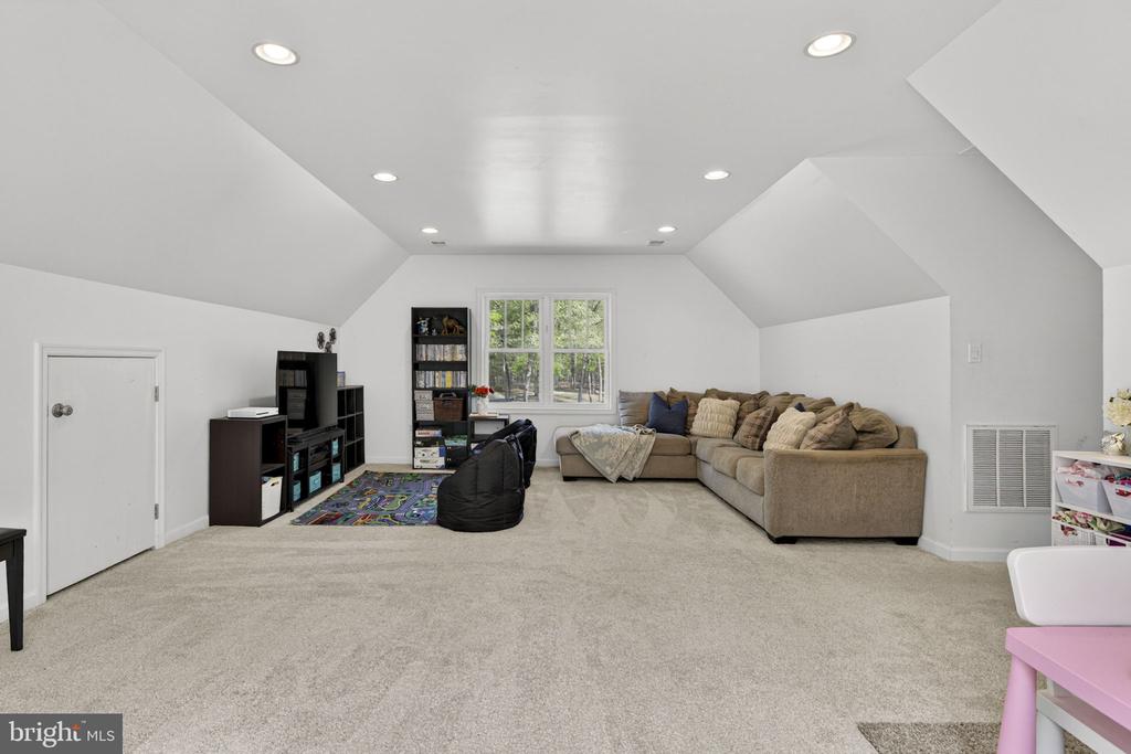 9396 DONNYBROOK DRIVE