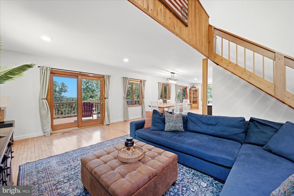 5221 MOUNTAIN VIEW DRIVE
