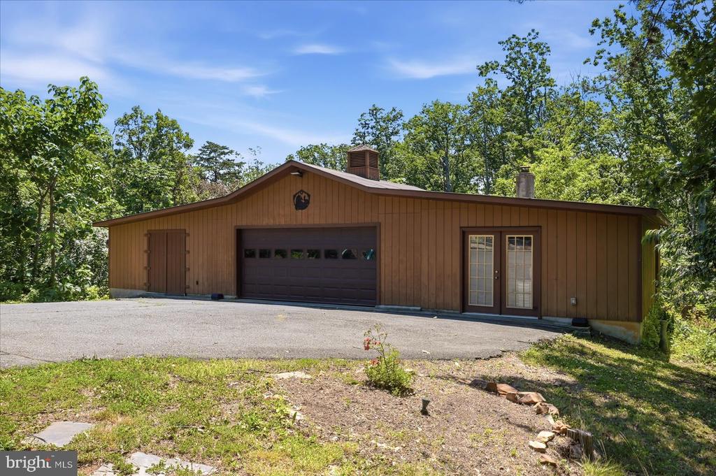 5221 MOUNTAIN VIEW DRIVE