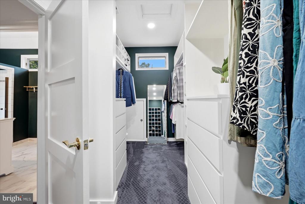 5221 MOUNTAIN VIEW DRIVE