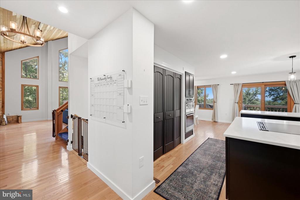 5221 MOUNTAIN VIEW DRIVE