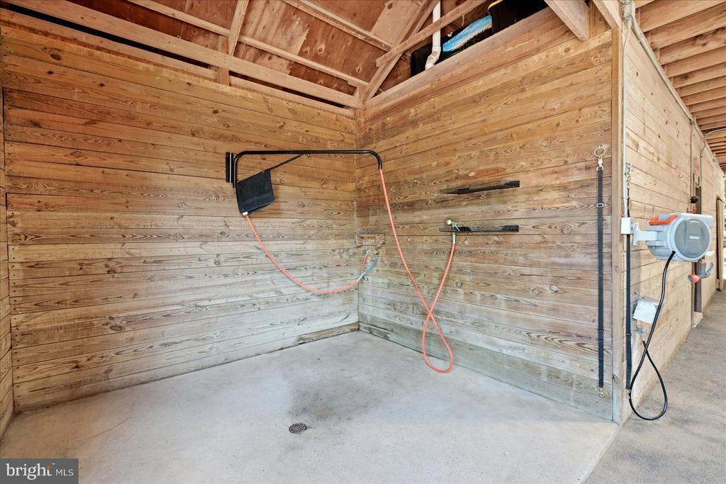 5221 MOUNTAIN VIEW DRIVE