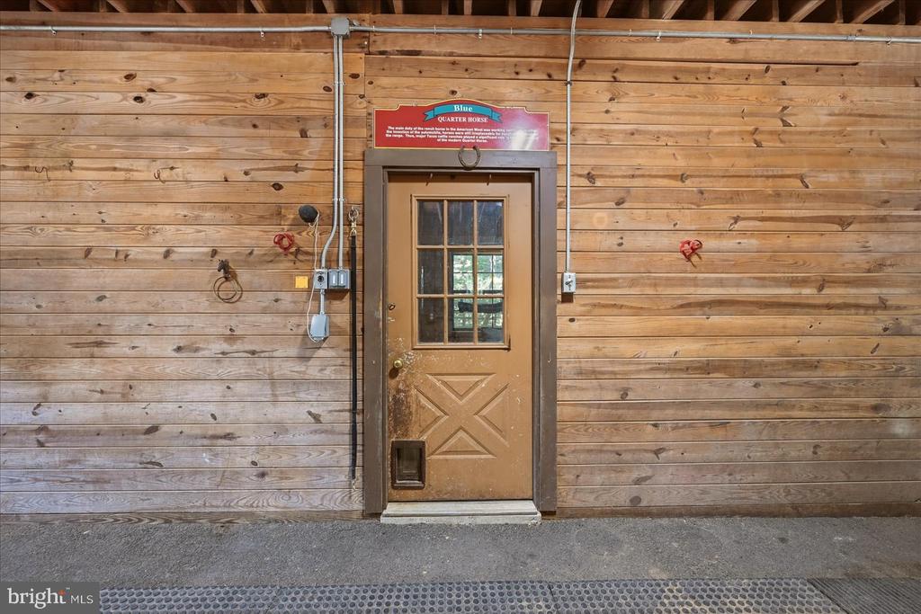 5221 MOUNTAIN VIEW DRIVE