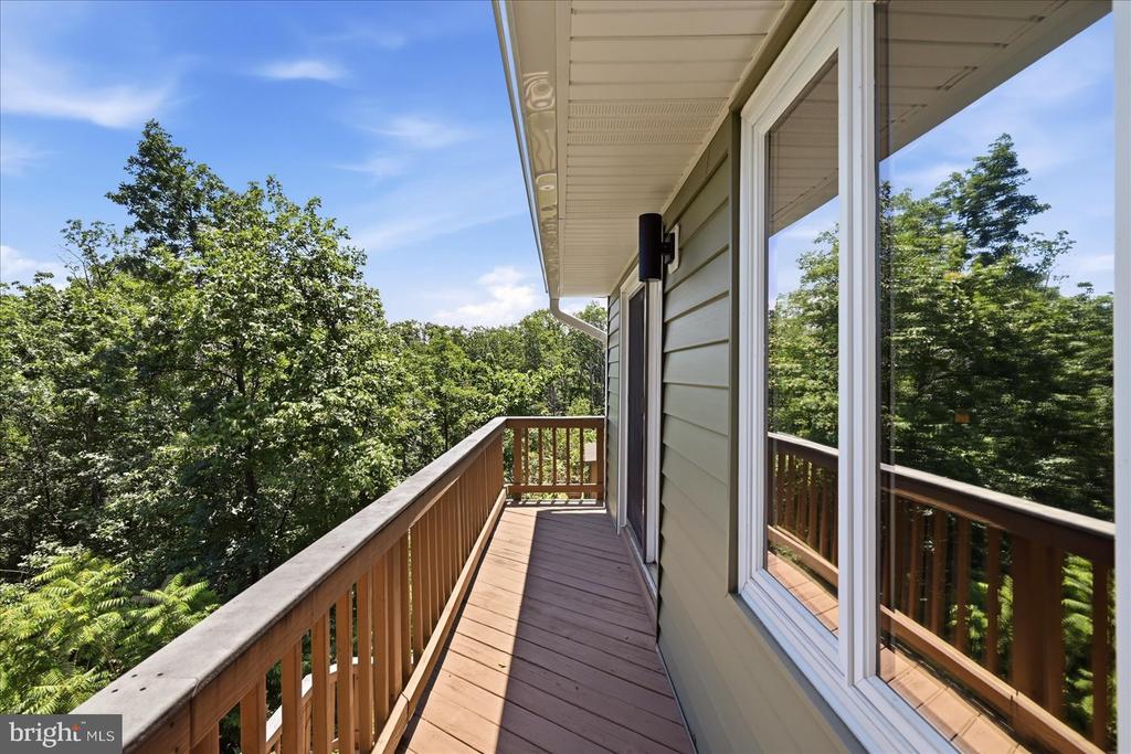 5221 MOUNTAIN VIEW DRIVE