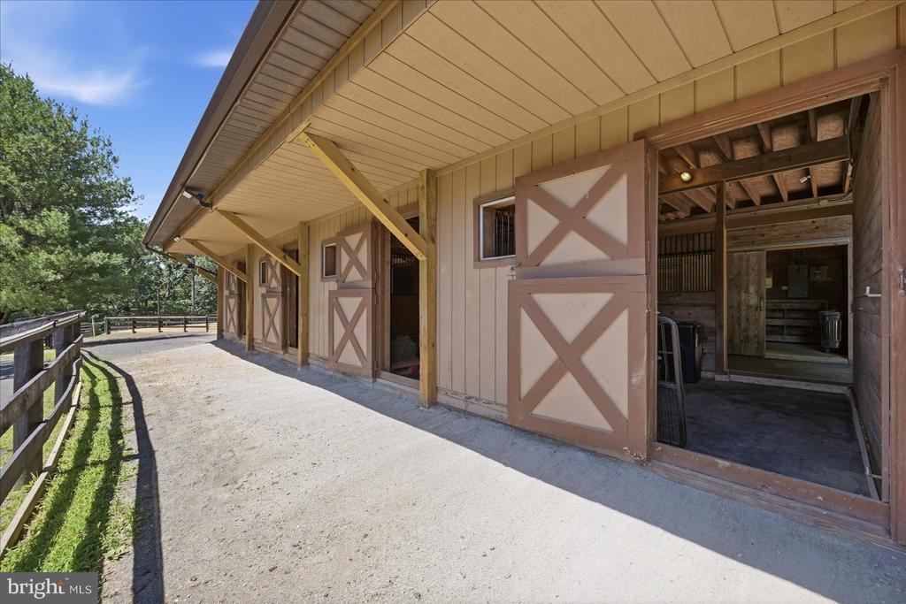 5221 MOUNTAIN VIEW DRIVE