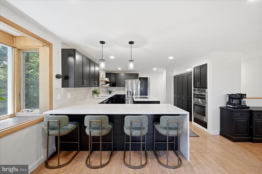 5221 MOUNTAIN VIEW DRIVE
