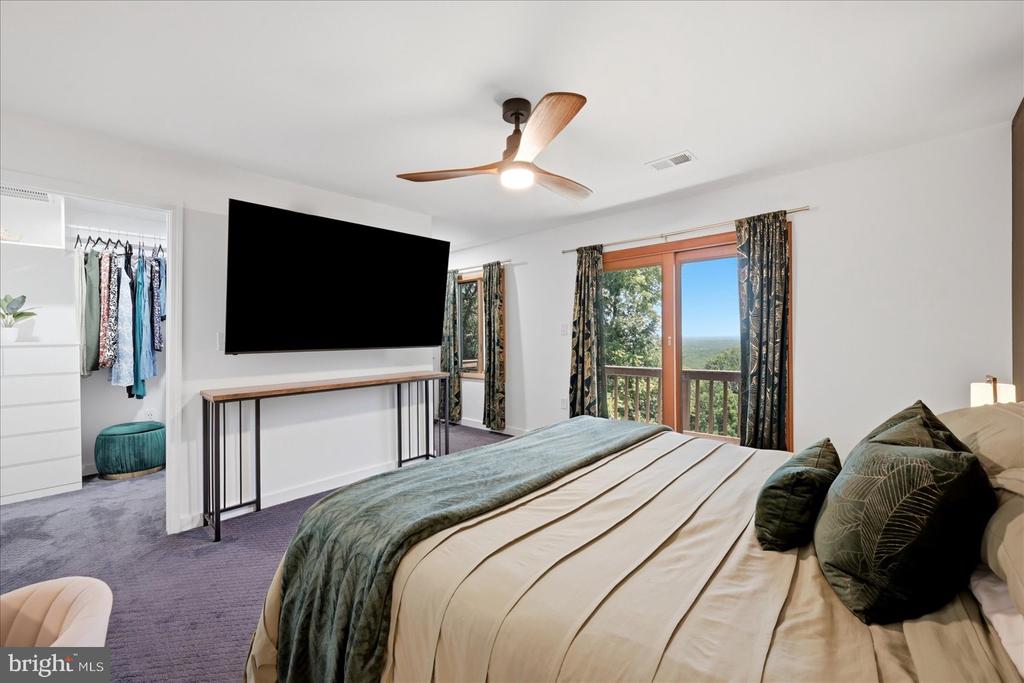 5221 MOUNTAIN VIEW DRIVE