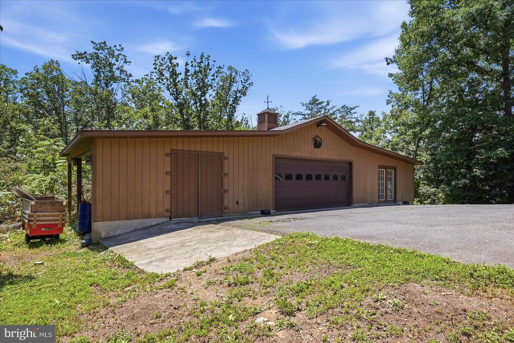 5221 MOUNTAIN VIEW DRIVE