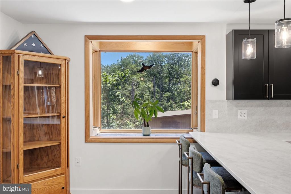 5221 MOUNTAIN VIEW DRIVE