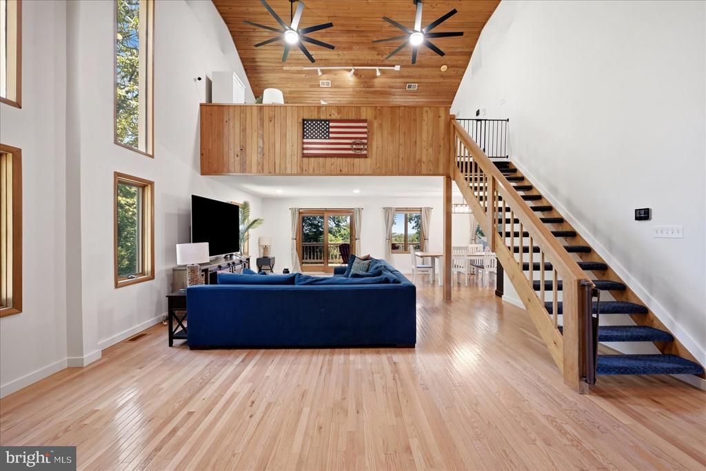 5221 MOUNTAIN VIEW DRIVE