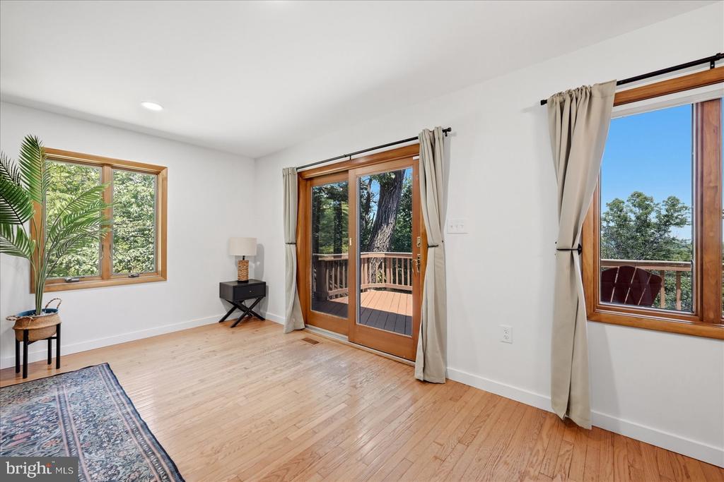 5221 MOUNTAIN VIEW DRIVE