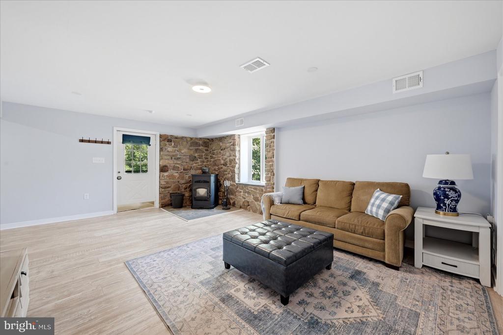 5221 MOUNTAIN VIEW DRIVE