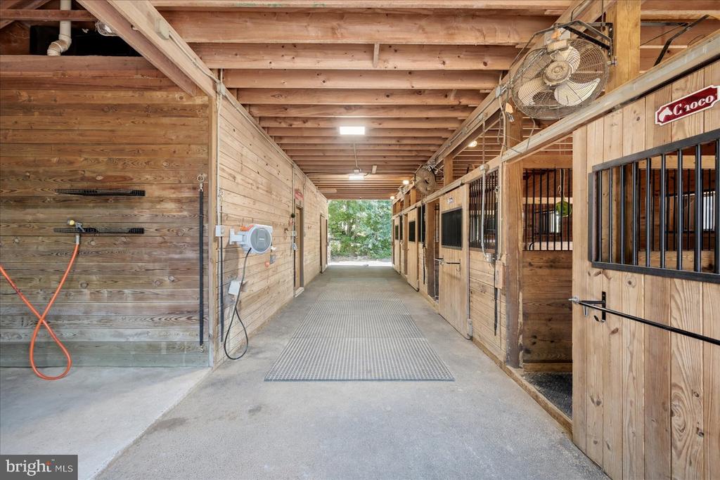 5221 MOUNTAIN VIEW DRIVE