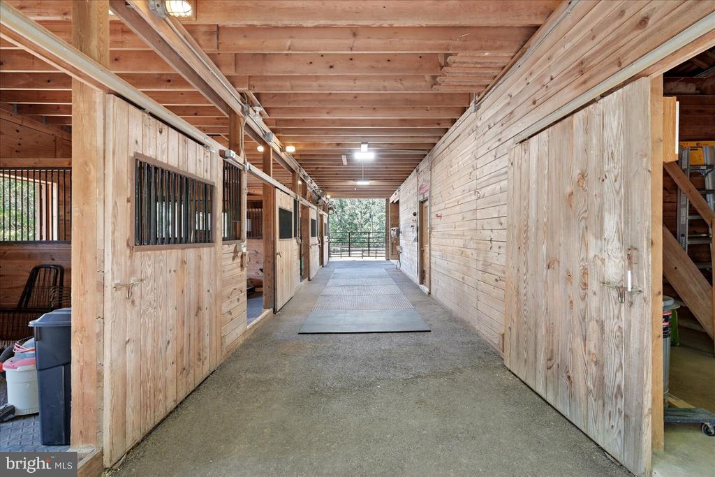 5221 MOUNTAIN VIEW DRIVE