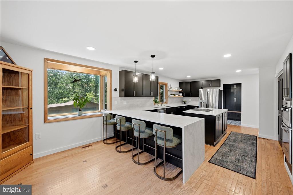 5221 MOUNTAIN VIEW DRIVE