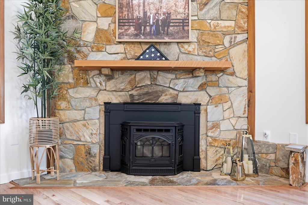 5221 MOUNTAIN VIEW DRIVE