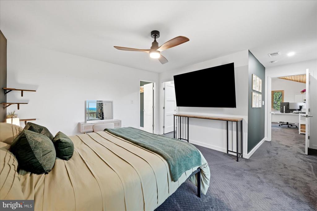 5221 MOUNTAIN VIEW DRIVE