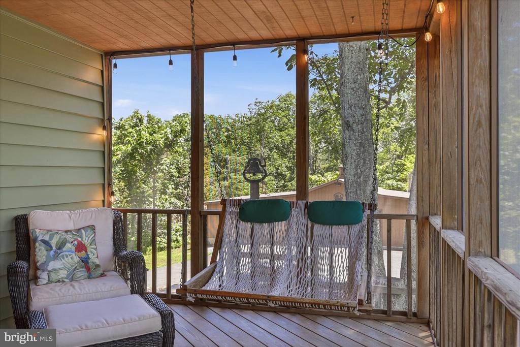 5221 MOUNTAIN VIEW DRIVE