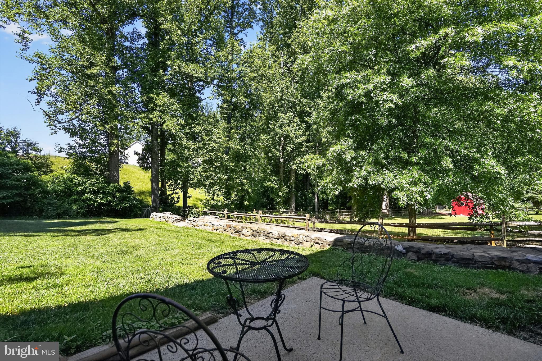 6404 COTSWOLD WAY