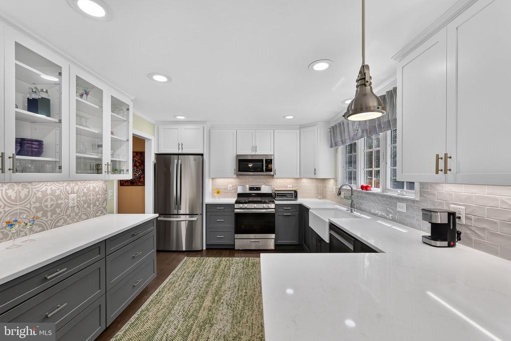 7398 TERRANOVA DRIVE