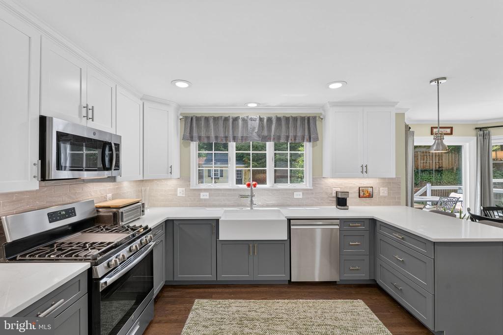7398 TERRANOVA DRIVE