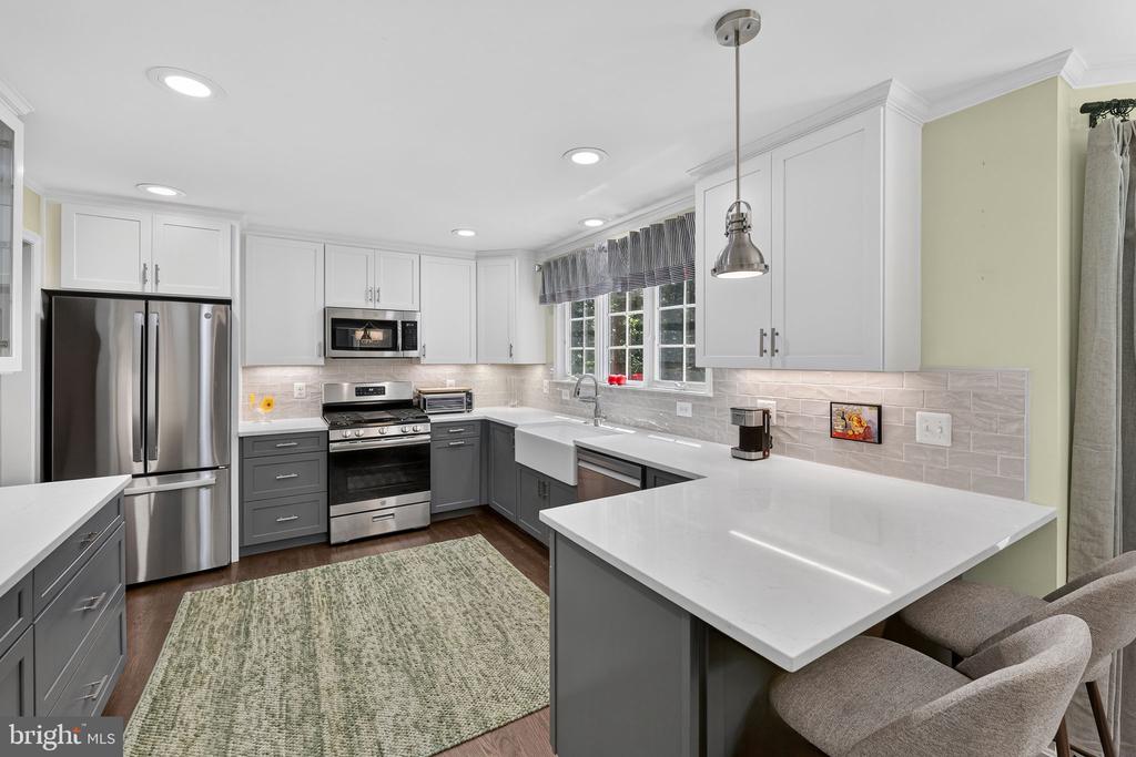 7398 TERRANOVA DRIVE