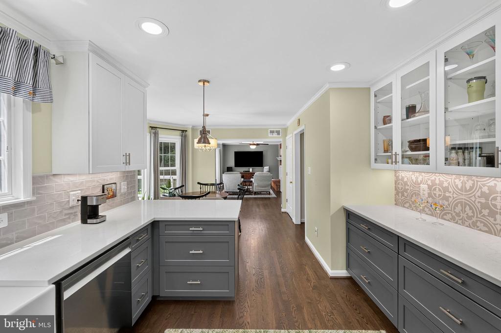 7398 TERRANOVA DRIVE