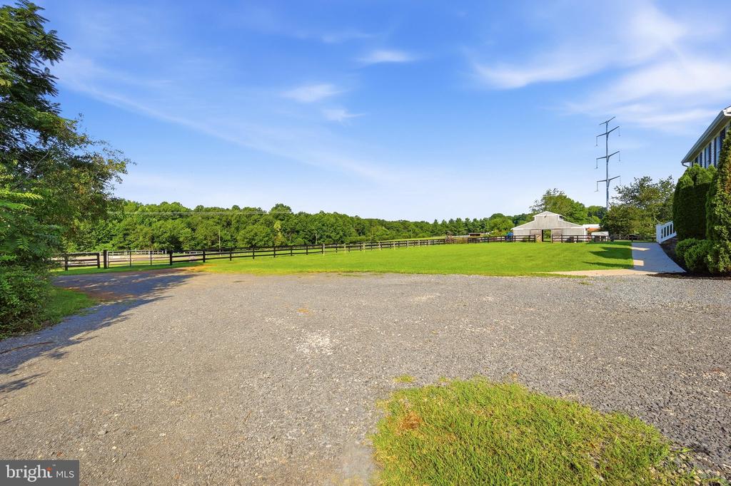 9411 GREEN MEADOWS ROAD