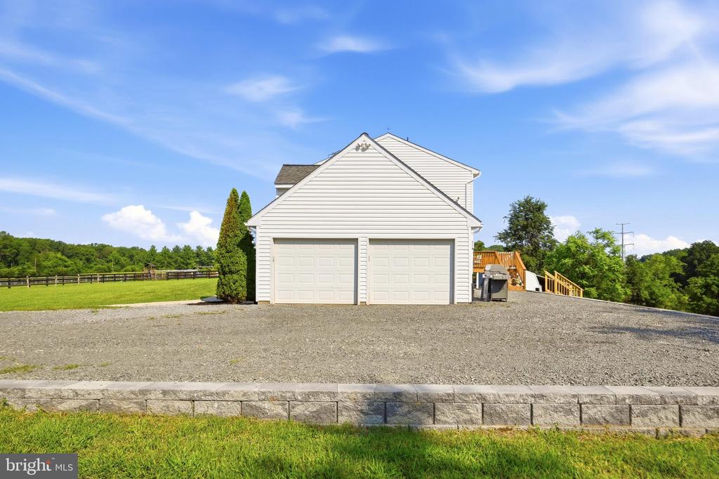 9411 GREEN MEADOWS ROAD