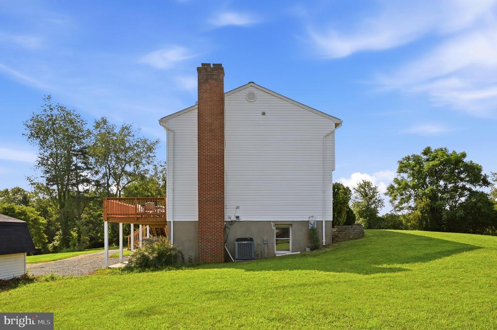 9411 GREEN MEADOWS ROAD