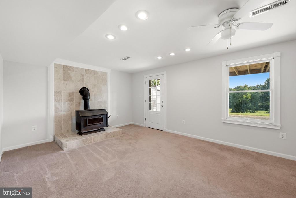 9411 GREEN MEADOWS ROAD
