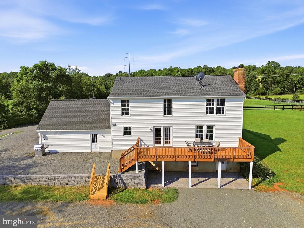 9411 GREEN MEADOWS ROAD