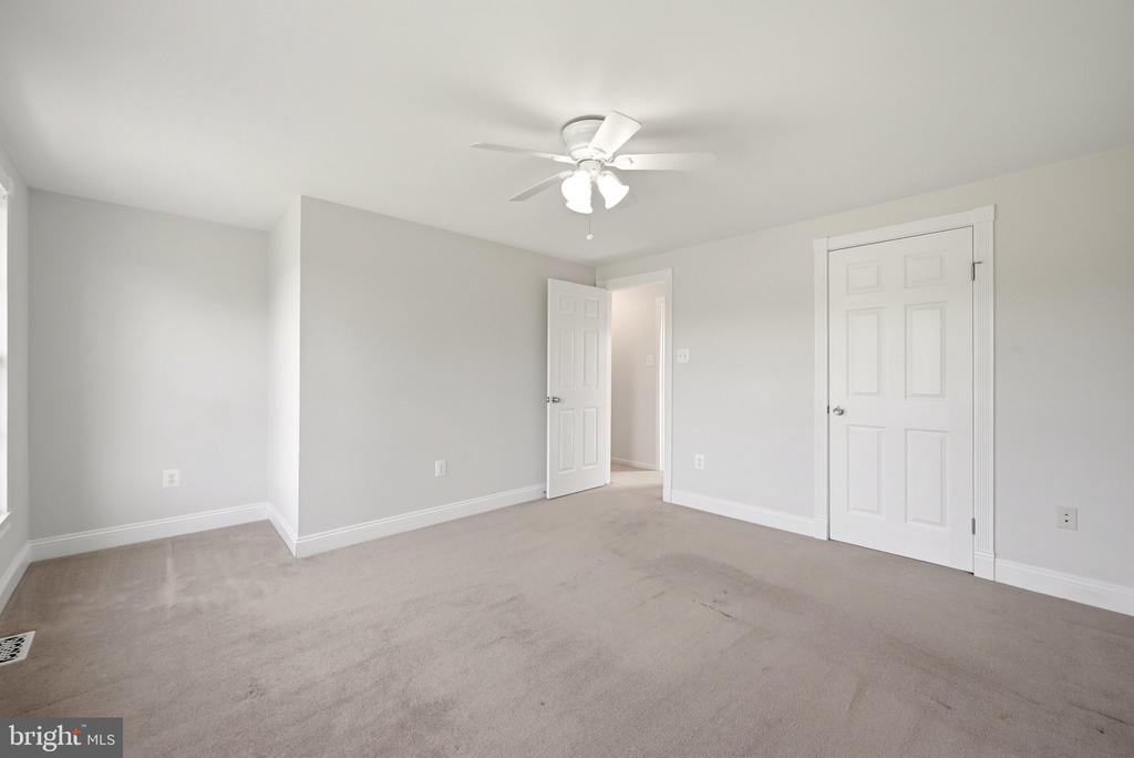 9411 GREEN MEADOWS ROAD