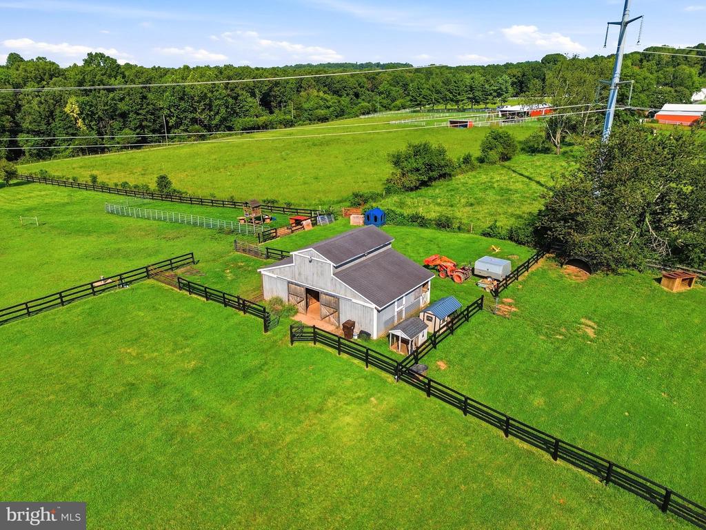 9411 GREEN MEADOWS ROAD
