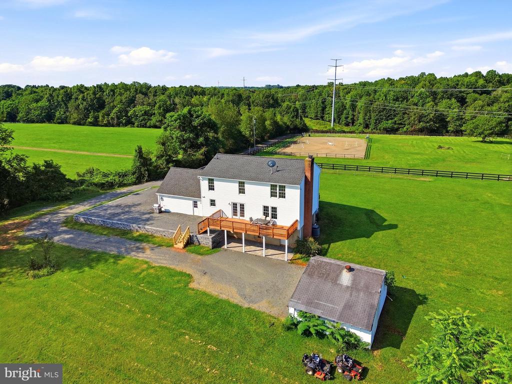 9411 GREEN MEADOWS ROAD