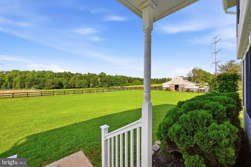 9411 GREEN MEADOWS ROAD