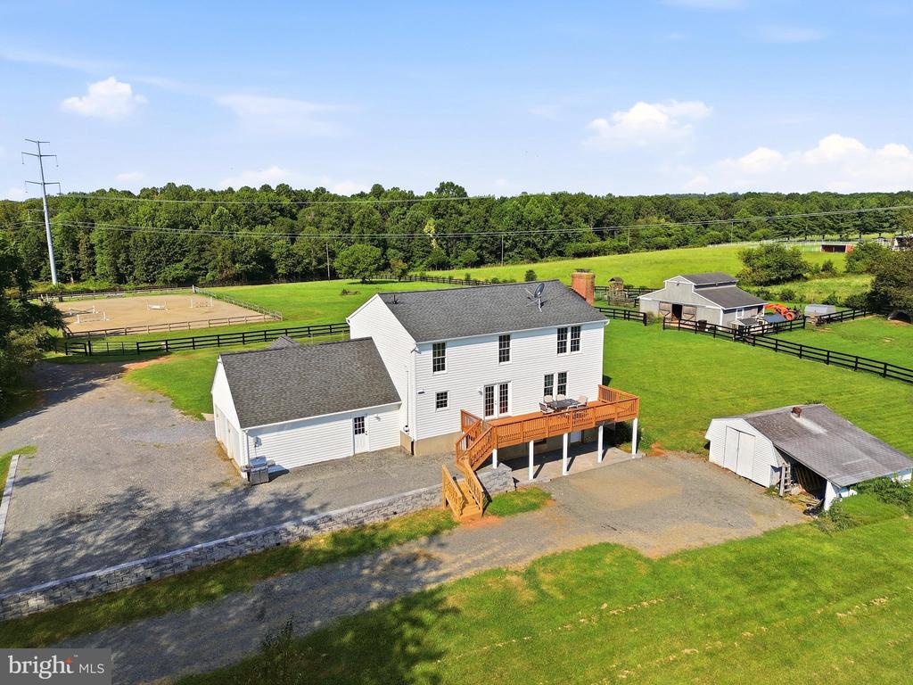 9411 GREEN MEADOWS ROAD