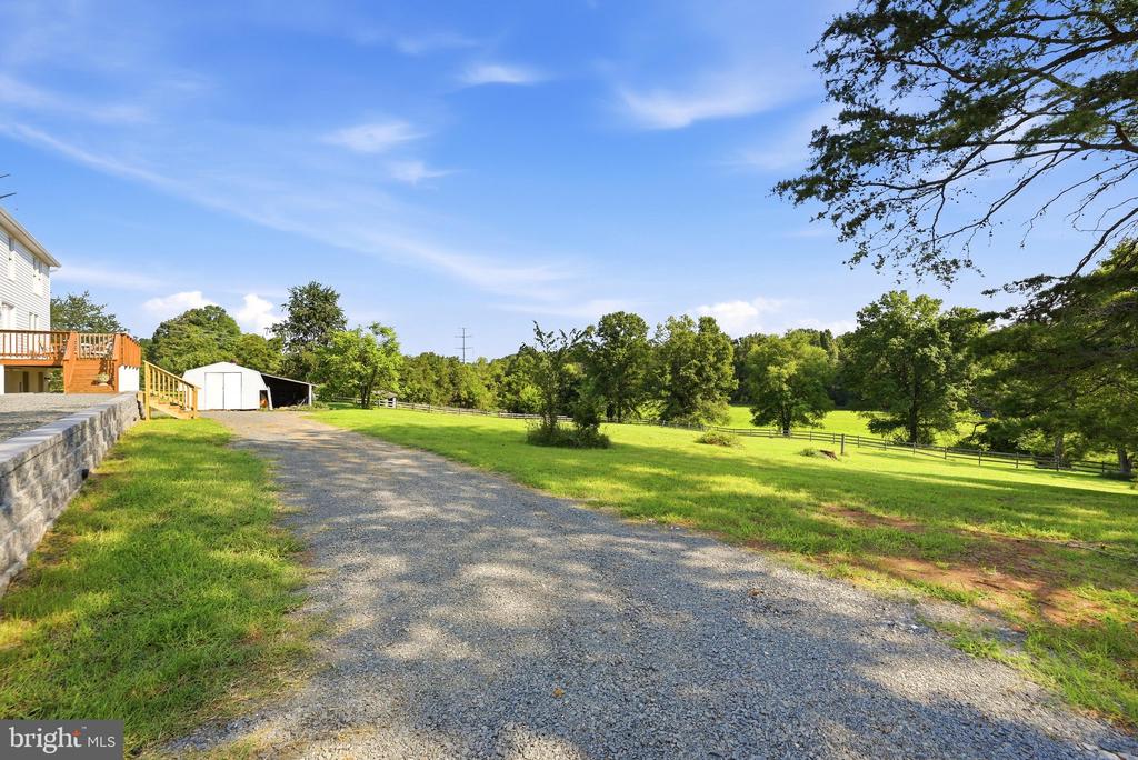 9411 GREEN MEADOWS ROAD