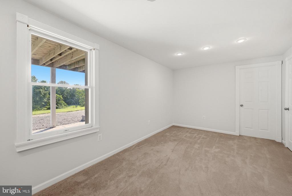 9411 GREEN MEADOWS ROAD