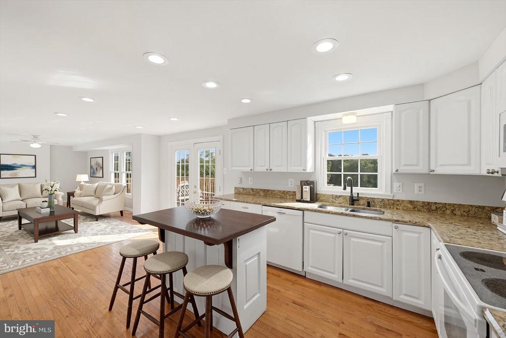 9411 GREEN MEADOWS ROAD